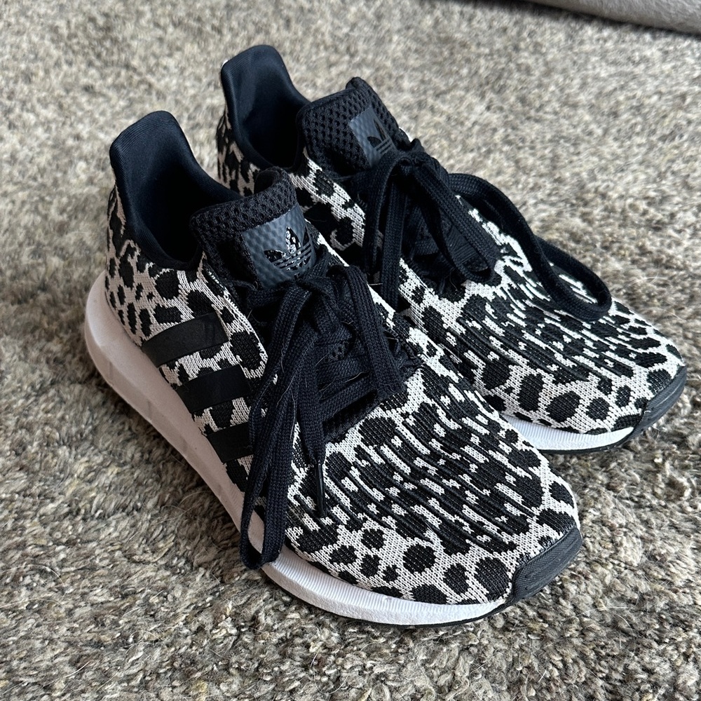 Adidas Women's Monochrome Patterned Sneakers